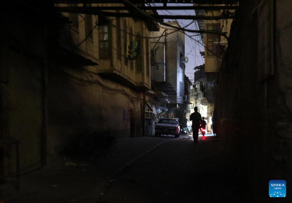 Nationwide blackout hits Iraq as heatwave strains power grid