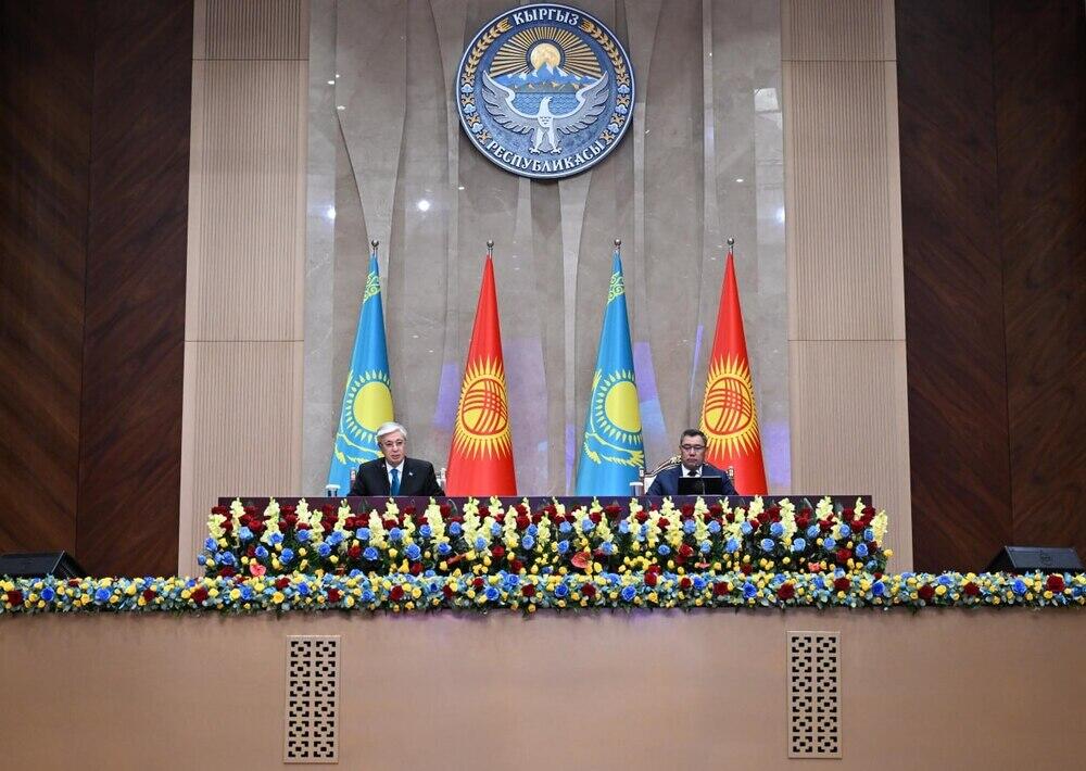 Қасым-Жомарт Тоқаев пен Садыр Жапаров Қазақстан мен Қырғызстан Жоғары мемлекетаралық кеңесінің отырысына қатысты