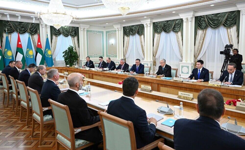 Прямые авиарейсы, атомная отрасль, транспорт и логистика: Токаев и король Иордании провели переговоры в расширенном составе 