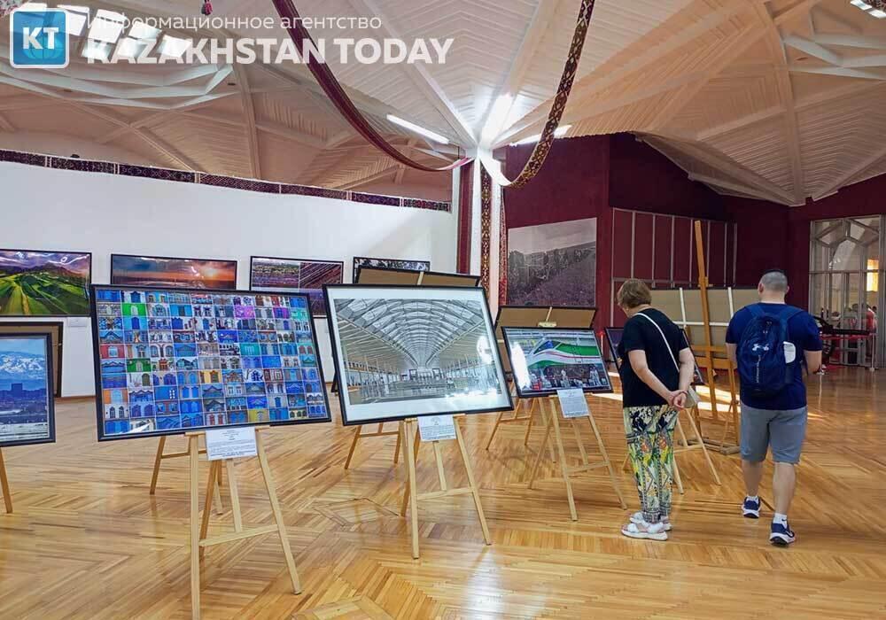 Xinjiang Art and Photography Exhibition Opens in Almaty