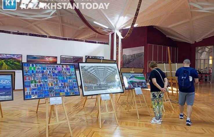 Xinjiang Art and Photography Exhibition Opens in Almaty
