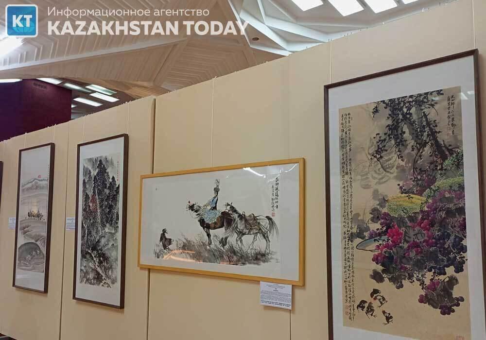 Xinjiang Art and Photography Exhibition Opens in Almaty