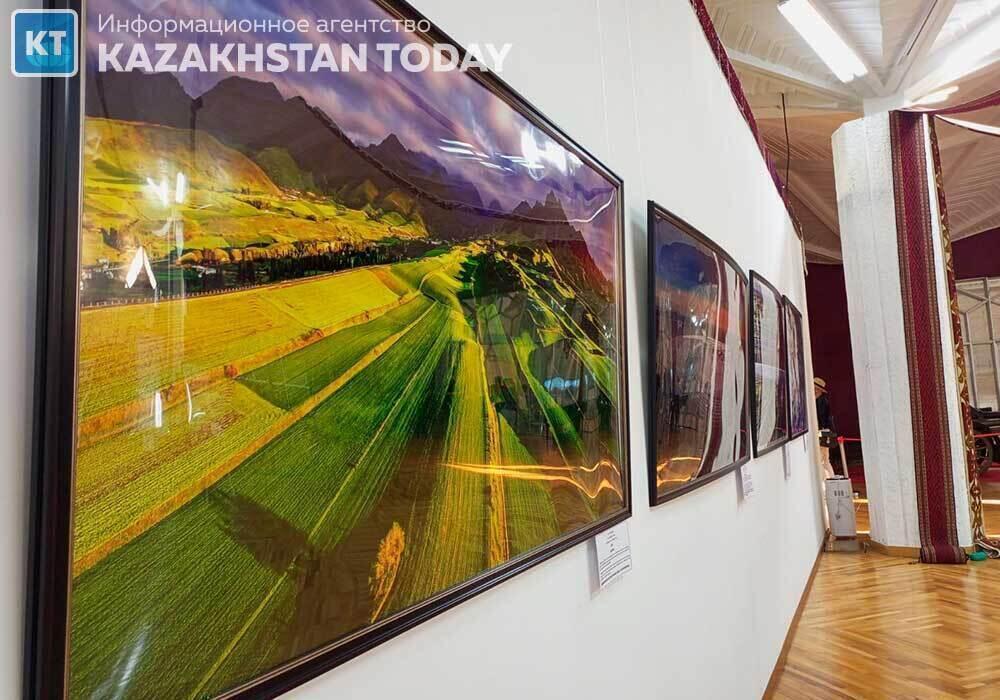 Xinjiang Art and Photography Exhibition Opens in Almaty