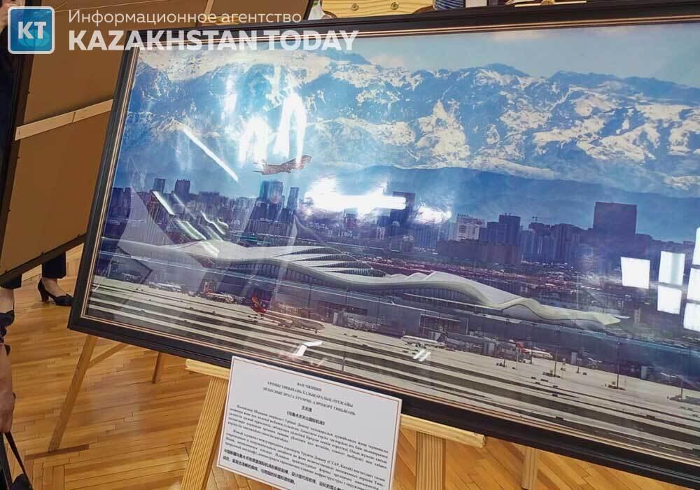 Xinjiang Art and Photography Exhibition Opens in Almaty