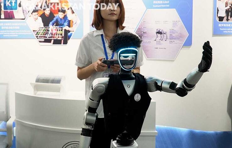 Журналисты программы ШОС посетили мастерскую Лу Бань