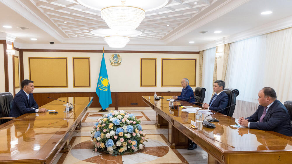 Prime Minister of Kazakhstan Olzhas Bektenov Held a Meeting with the Executive Secretary of the Egmont Group Jérôme Beaumont