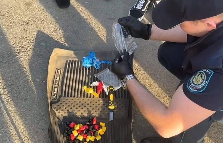 Крупные партии наркотиков изъяли в Алматы и Астане