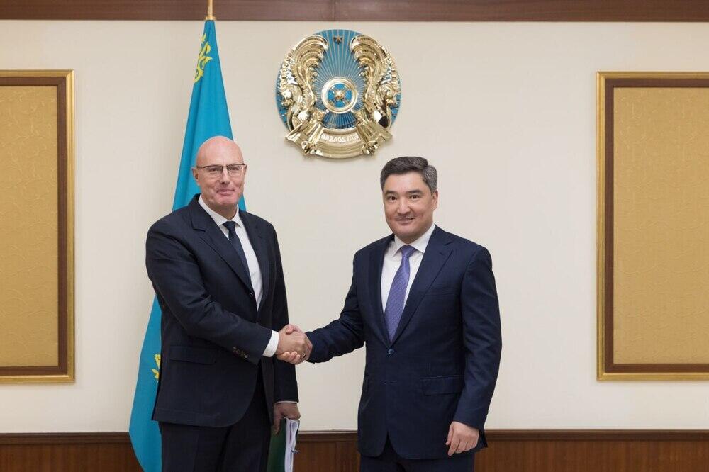 Олжас Бектенов РФ Үкіметі Төрағасының орынбасары Дмитрий Чернышенкомен кездесті
