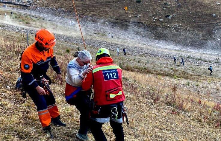 На "Шымбулаке" сломалась канатная дорога: спасатели эвакуировали туристов 
