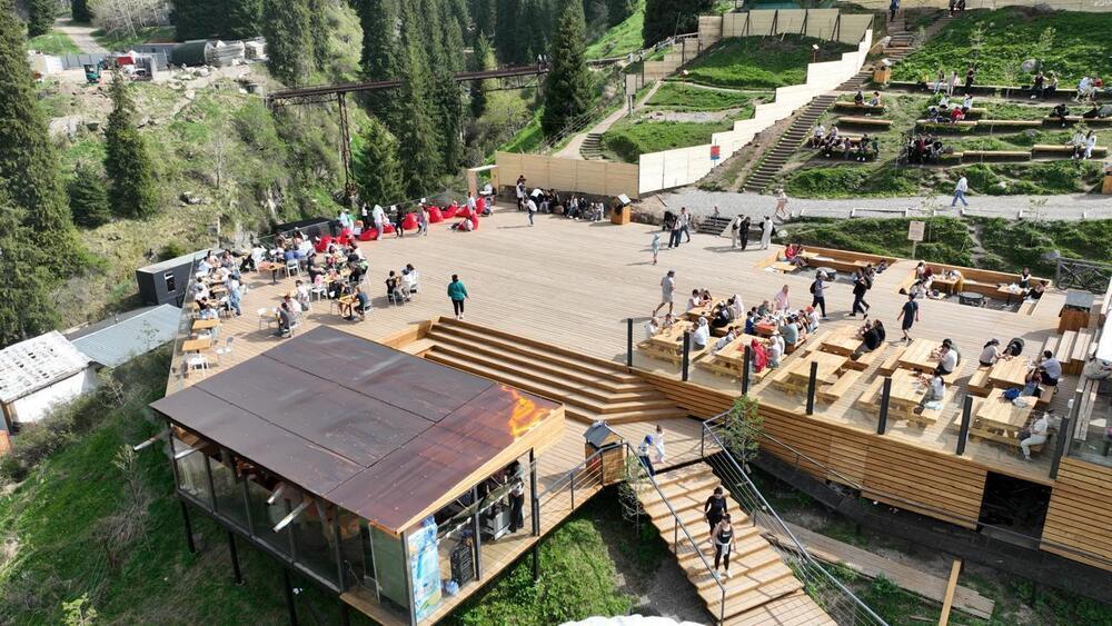 Алматыға жарты жылда 1,1 миллионнан астам турист келді