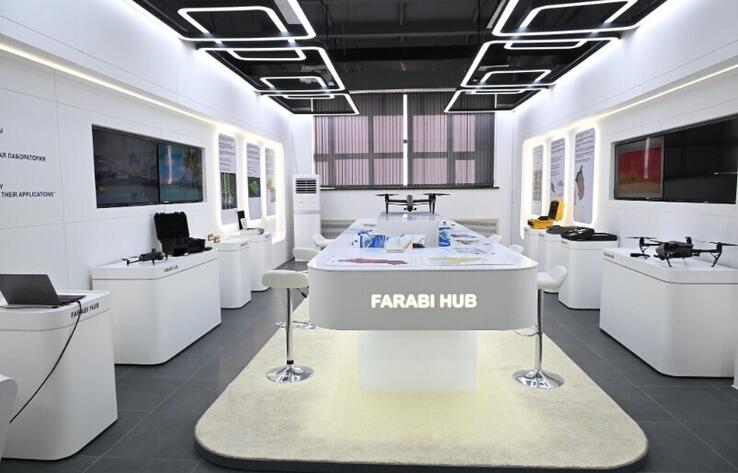 Алматы әкімі әл-Фараби атындағы ҚазҰУ-дың ғылыми инфрақұрылымымен танысты