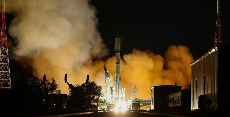 Ракета "Союз-2.1а" с грузовым кораблем "Прогресс МС-32" стартовала с Байконура