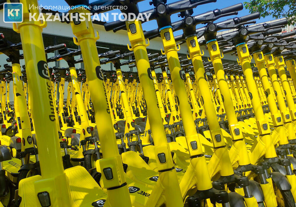 Движение электросамокатов по тротуарам запретят в Казахстане