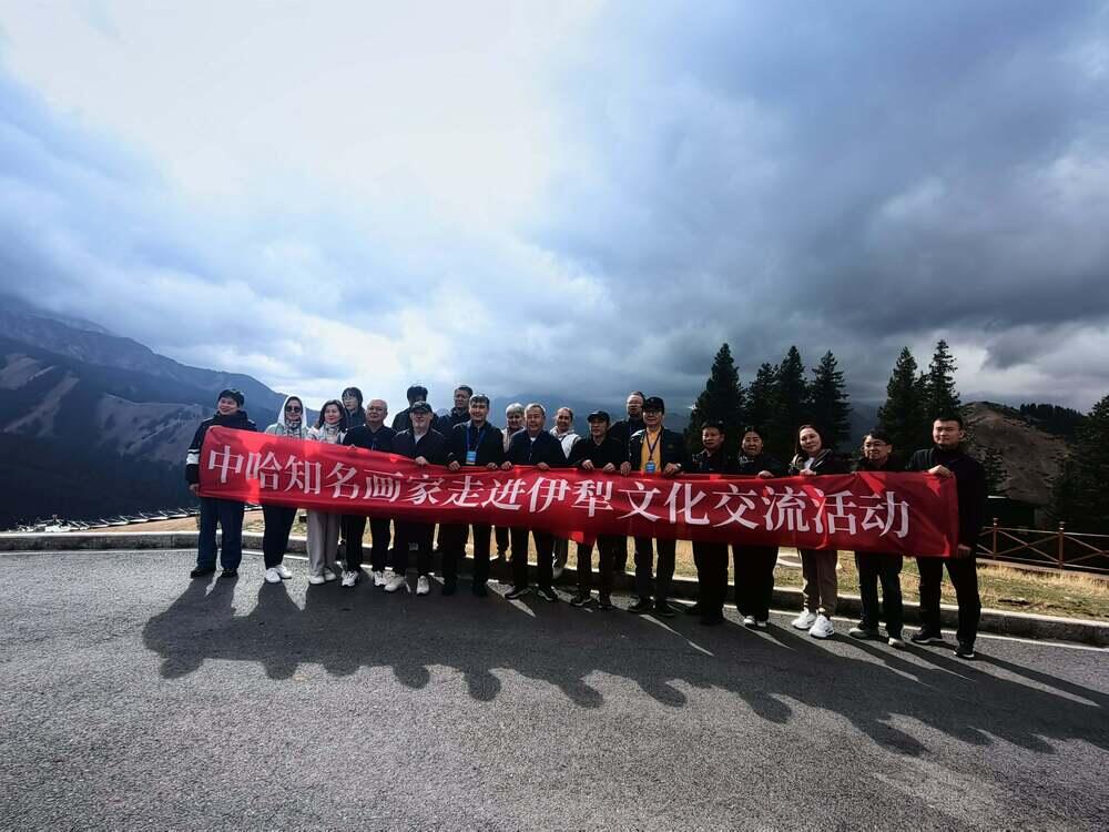 Казахстанская художница Светлана Цой открывает новые горизонты вдохновения в Синьцзяне