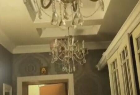 Шатающиеся люстры и дрожащую мебель в квартире сняли во время очередного землетрясения на Камчатке