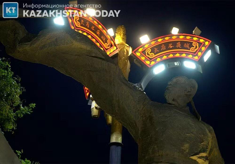 Главная пешеходная улица и новый музей шоколада города Сианя