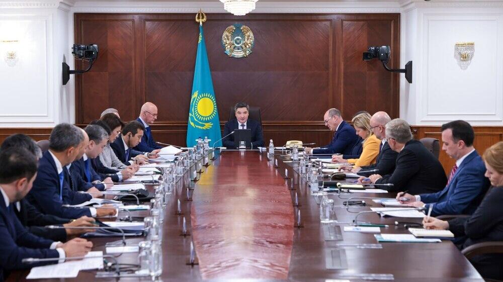 Олжас Бектенов Инвестициялық ахуалды жақсарту жөніндегі кеңестің отырысын өткізді