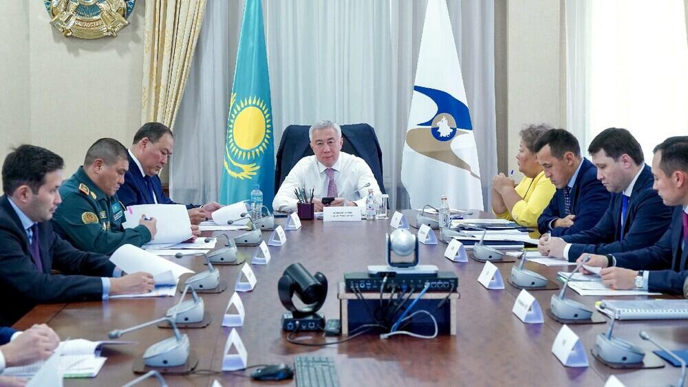 Тарифная квота на авиатопливо и навигационные пломбы: совет ЕЭК одобрил ключевые инициативы Казахстана 