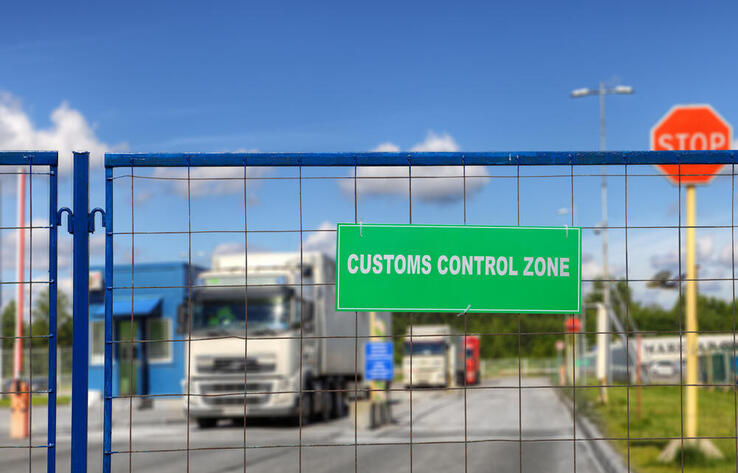 Российские таможенники назвали причину пробок на границе с Казахстаном