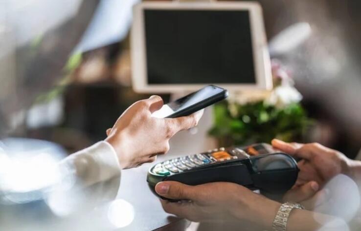 Сервис межбанковских QR-платежей запустил Нацбанк с тремя коммерческими банками 