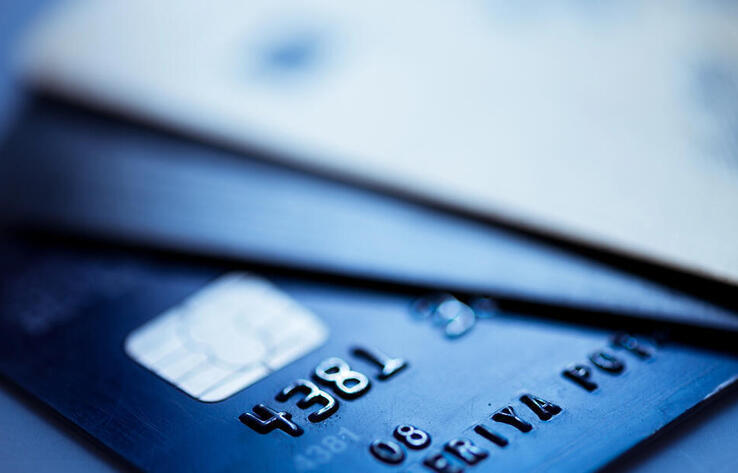 Проблемы приобретают массовый характер - мажилисмен потребовал проверить на причастность к преступным схемам менеджеров банков