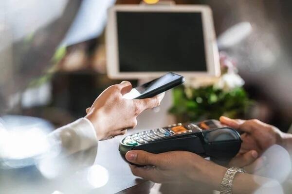 Ұлттық Банк қазақстандық үш банкпен бірлесіп банкаралық QR-төлемдер сервисін іске қосты