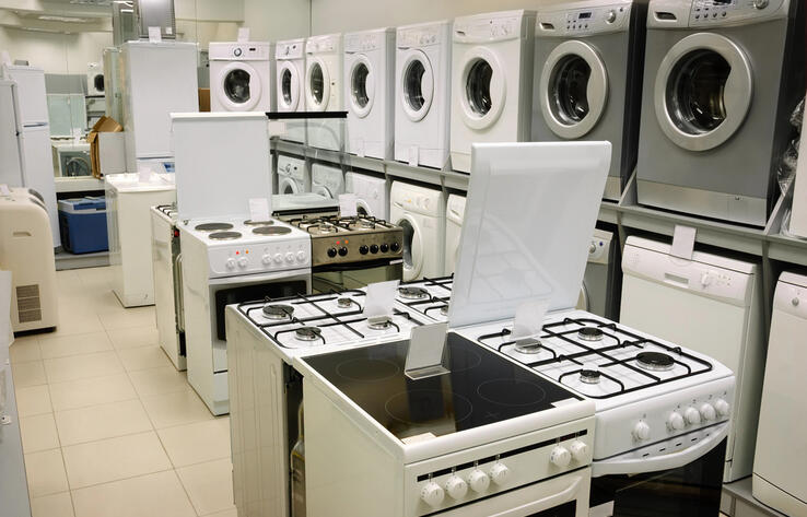 Раздельные ценники на реализуемый в рассрочку и оплачиваемый сразу товар вводят в Казахстане