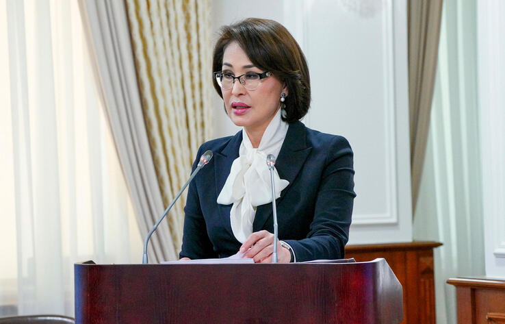 Поликлиникам будут меньше платить из ФСМС за незастрахованных казахстанцев