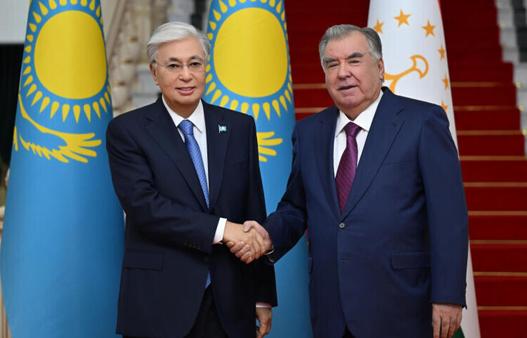 Мемлекет басшысы Тәжікстан Президенті Эмомали Рахмонмен кездесу өткізді