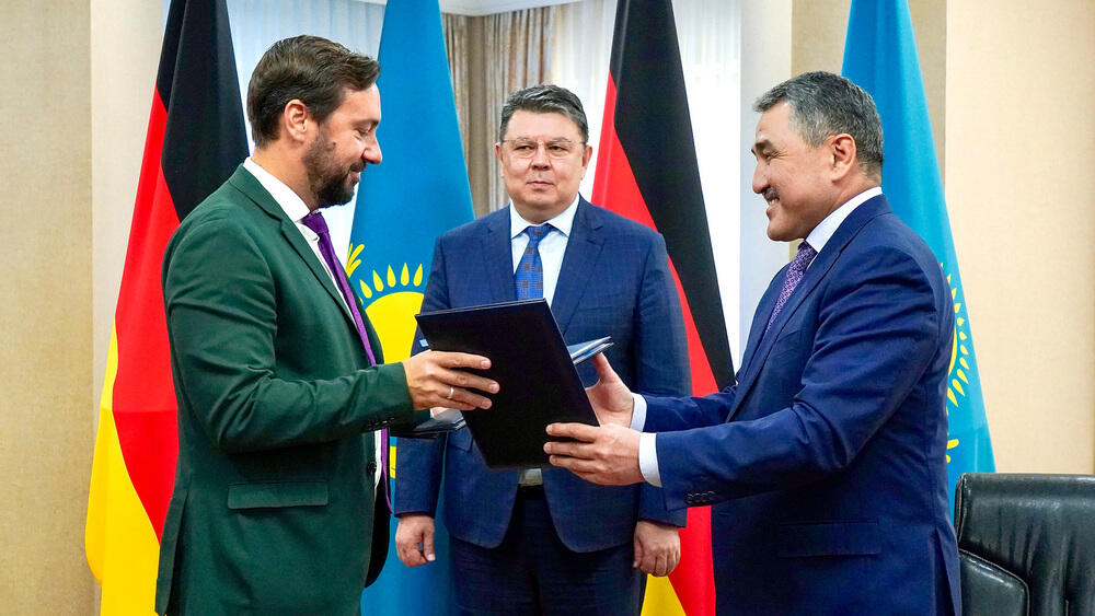 Қанат Бозымбаев German Water Partnership басшылығымен кездесу өткізді: Стратегиялық су серіктестігі туралы келісімге қол қойылды