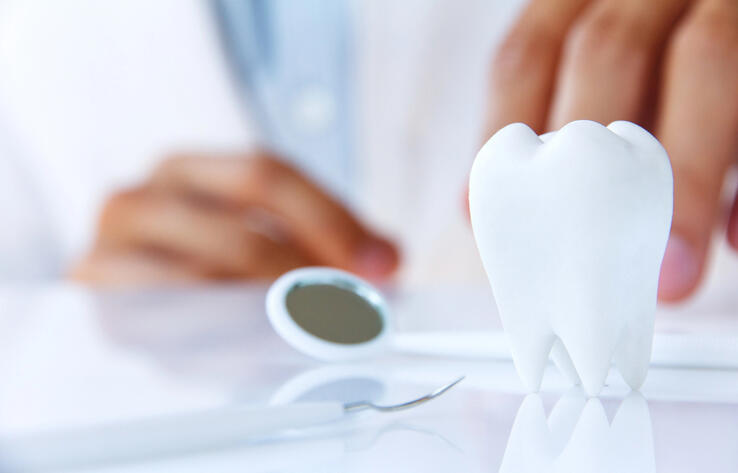 Решение затрагивает конституционные гарантии казахстанцев - эксперт о запрете лечить зубы на пенсионные излишки