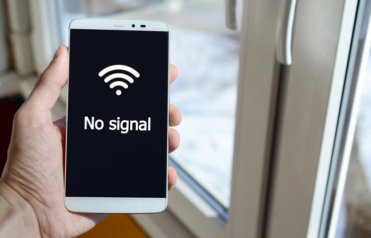 Без интернета и SMS: в Beeline и Kcell прокомментировали проблемы пользователей казахстанских SIM-карт в России