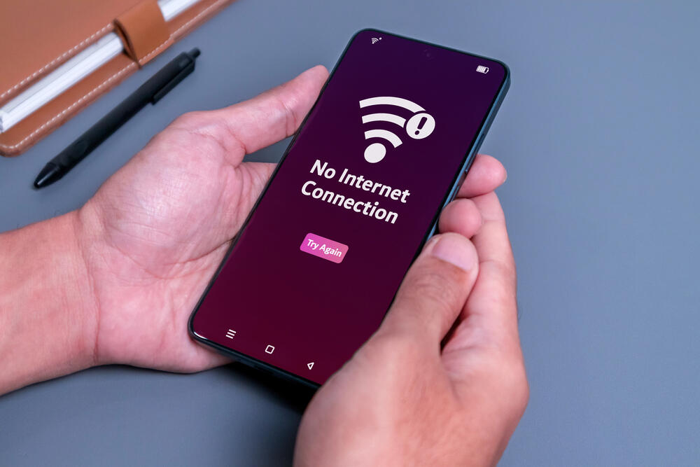 Нет интернета и не отправляются SMS: пользователи казахстанских SIM-карт пожаловались на проблемы в России