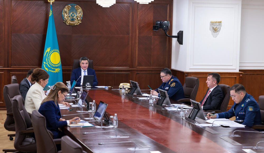 Олжас Бектенов Нашақорлықтың алдын алу және есірткі қылмысына қарсы іс-қимыл жөніндегі республикалық штаб отырысын өткізді