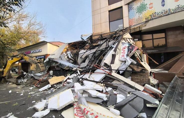 В Алматы по решению суда сносят очередное кафе