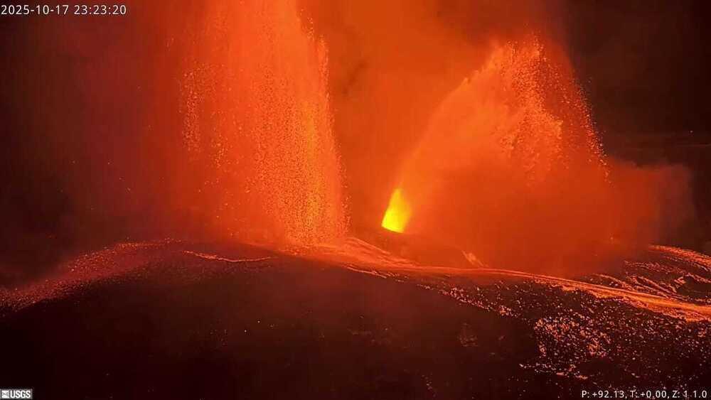 Massive Volcano Eruption in Hawaii Captured on Video