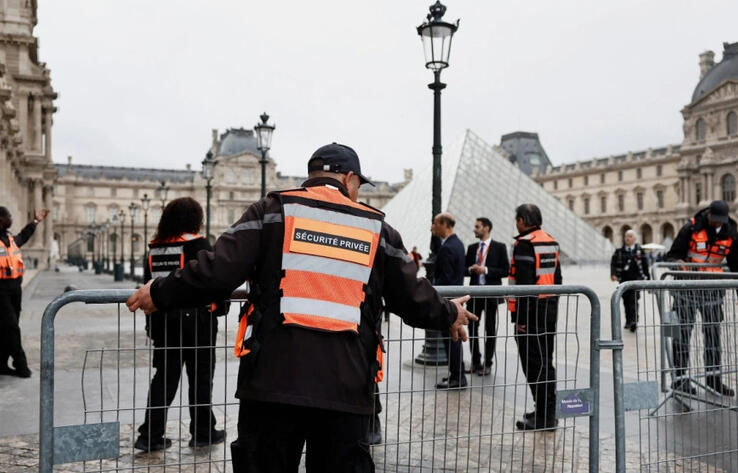 Ограбление Лувра: двое подозреваемых задержаны