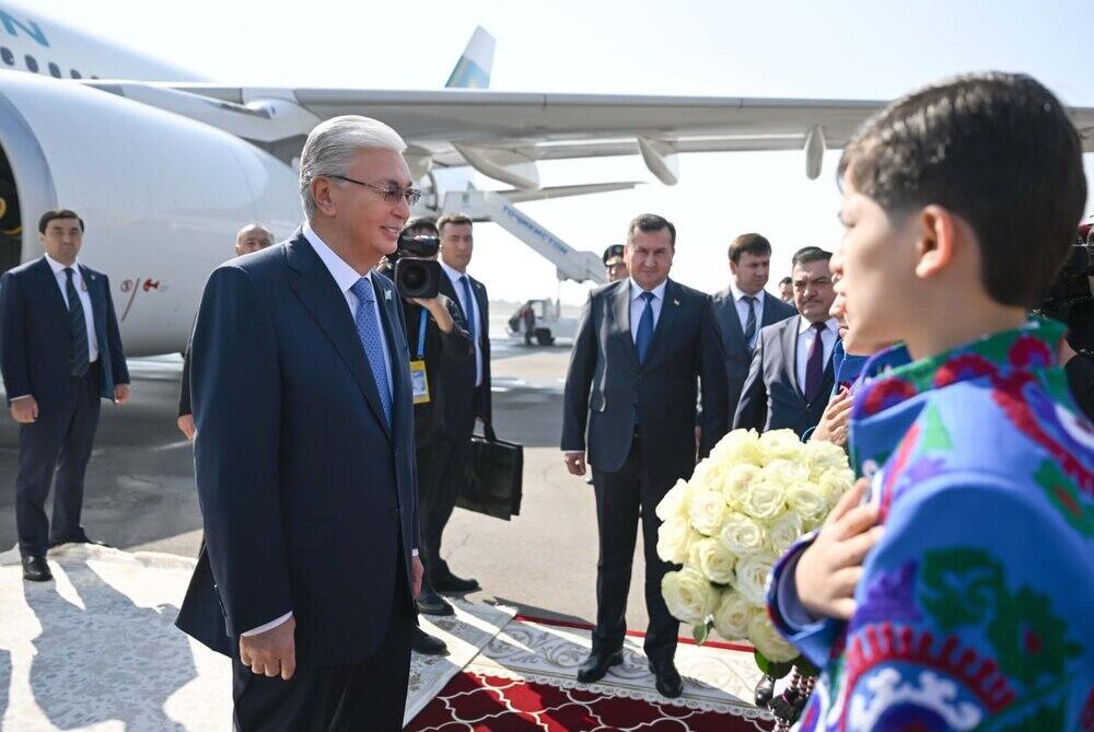Токаев прибыл в Душанбе для участия в саммите "Центральная Азия - Россия"