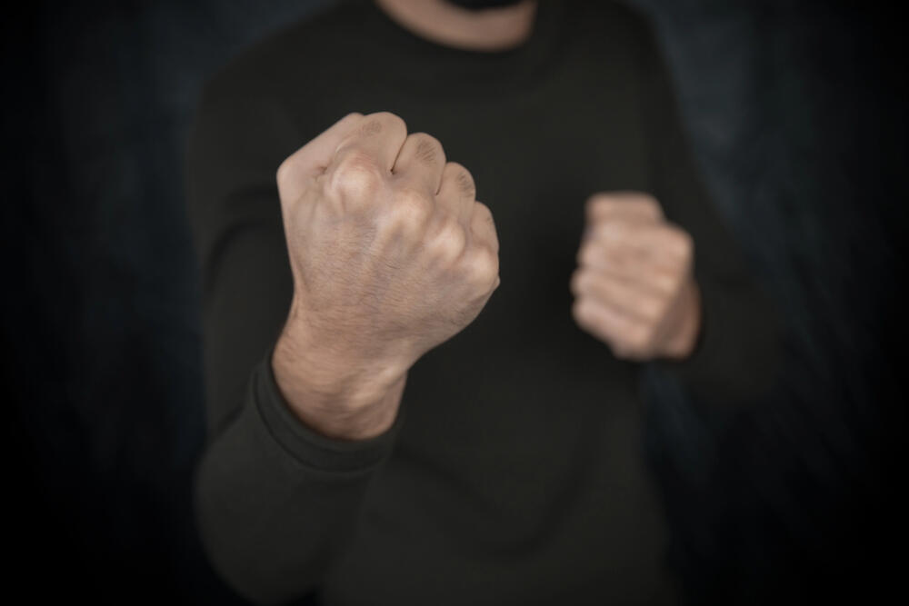 Жестоко избили единственного сотрудника - общественница заявила о нападении на приют для животных в Алматинской области