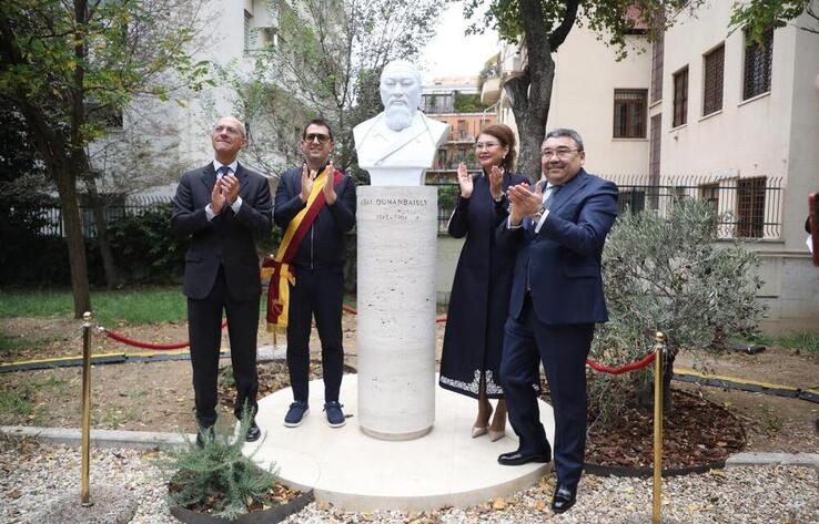 В Риме открыли памятник Абаю 