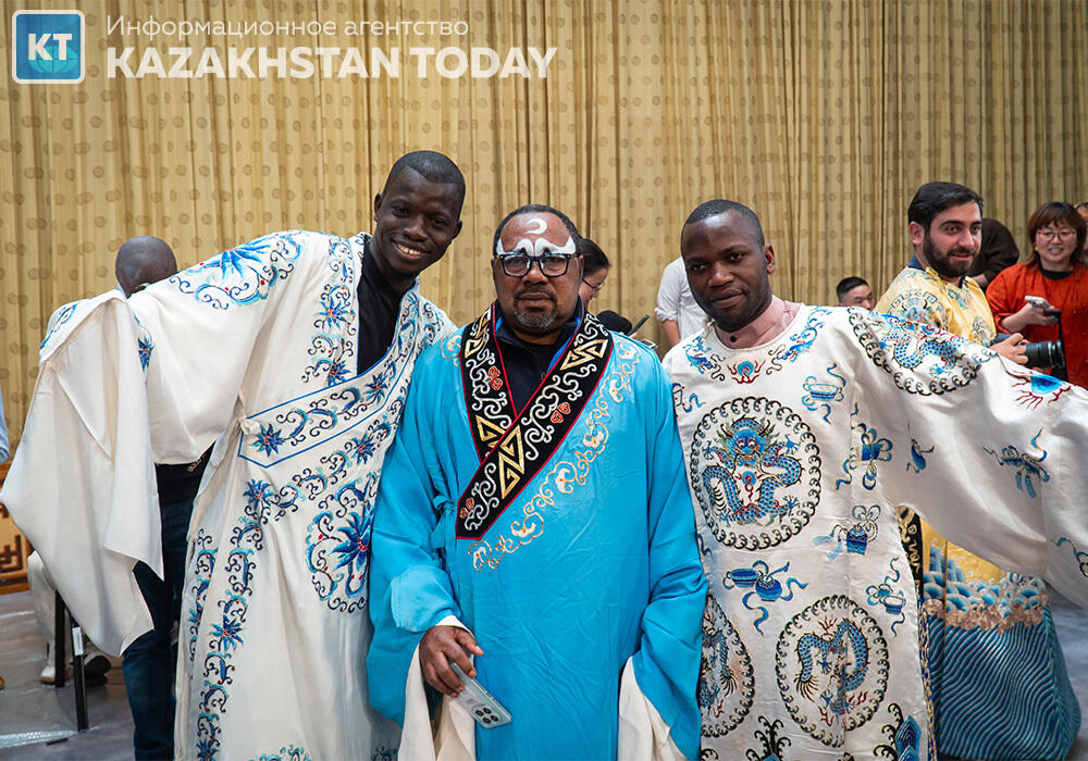 Журналисты познакомились с искусством Пекинской оперы