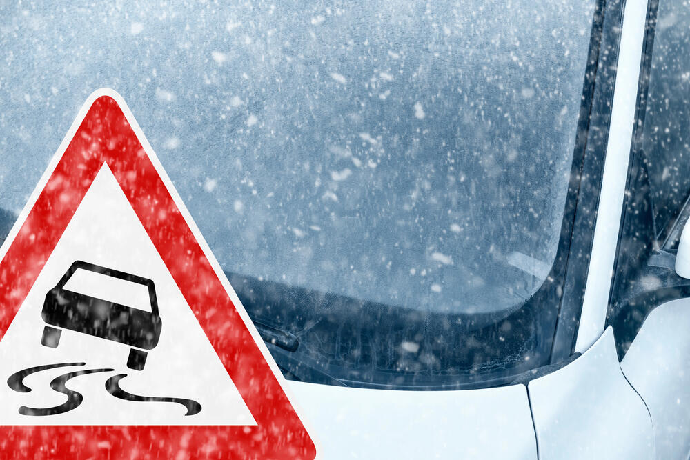 Снег, гололед, усиление ветра: МВД Казахстана обратилось к водителям