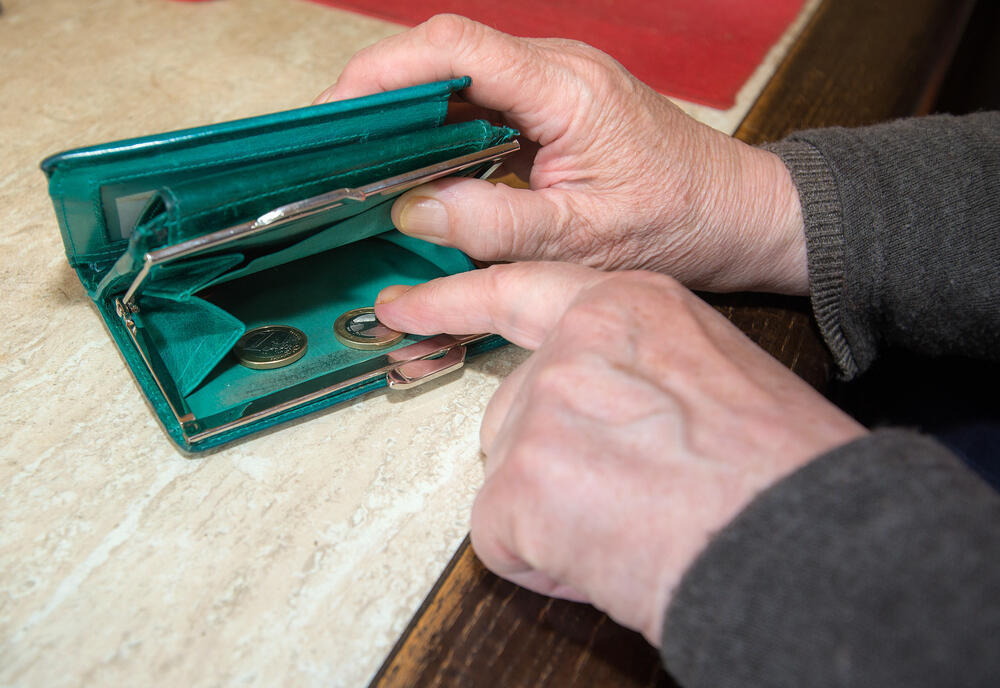 Мошенники обманули пенсионерку из Актобе на 11 миллионов тенге