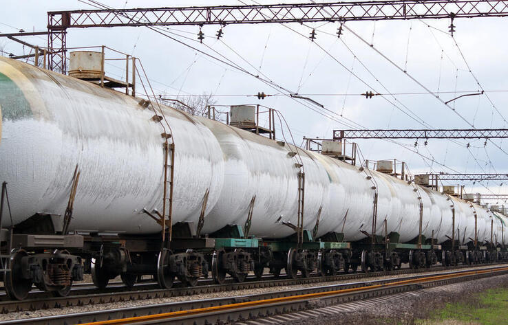 Kazakhstan extends ban on exports of petroleum products