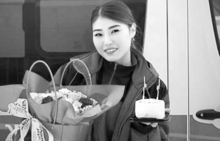 Спасавшая людей при обрушении фасада жилого дома в Астане фельдшер скончалась в реанимации 