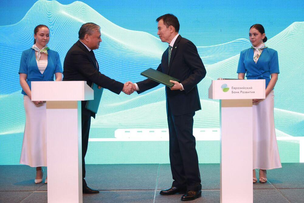 ФЦИ ЕАБР подписал Меморандум с Налоговым комитетом Таджикистана по цифровой трансформации и внедрению передовых технологий