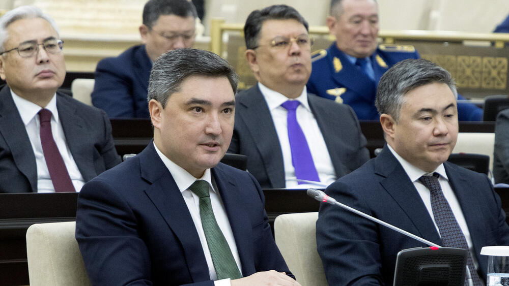 Олжас Бектенов: "Қазақстанның қарызы төмен болуы тиіс және Үкімет осы бағытта жұмыс істеуде"