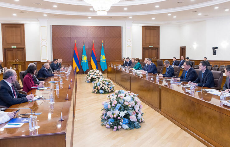 Қазақстан Премьер-министрі Олжас Бектенов пен Армения Премьер-министрі Никол Пашинян сауда-экономикалық ынтымақтастық мәселелерін талқылады