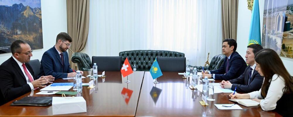 Қазақстан Сыртқы істер министрлігінде Швейцария Елшісін жылы қошеметпен шығарып салды