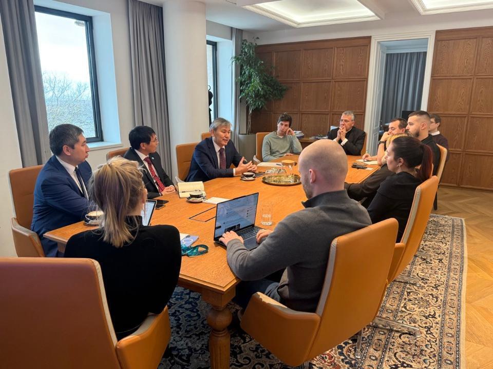 Roundtable Discussion Held with Experts of the Danube Institute in Budapest